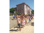 Колоритна празнична програма на 1-ви юни, зарадва децата на Дряново