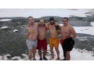 На Йордановден, четирима влязоха в студените води на Дряновска река