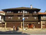 Фасадата на 175-годишната Лафчиева къща засия в автентичния си вид 