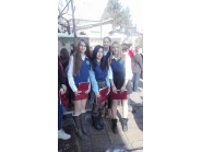 С много цветя и слънчеви лъчи, в Дряново бе отбелязан Националният празник на България