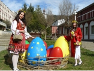 Красиви момичета и девойки от Дряново пяха и наричаха на Лазаровден