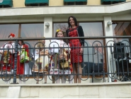 Красиви момичета и девойки от Дряново пяха и наричаха на Лазаровден