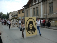 С голям интерес, дряновци посрещнаха тържественото шествие на 24 май