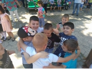 Колоритна празнична програма на 1-ви юни, зарадва децата на Дряново
