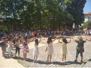 Колоритна празнична програма на 1-ви юни, зарадва децата на Дряново