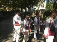 Богата фолклорна програма зарадва Дряново за Деня на Независимостта