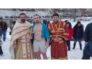 На Йордановден, четирима влязоха в студените води на Дряновска река