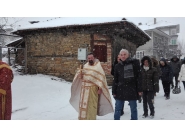 На Йордановден, четирима влязоха в студените води на Дряновска река