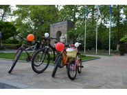 Деца от семейства в неравностойно положение от Дряново, получиха своите велосипеди