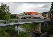 Завършена е подмяната на хоризонталната конструкция и ремонтът на парапета на металния мост свързващ площада на бившата автогара и гара Дряново.