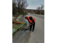 Работи се по възстановяването на чешмата на главния път  на разклона за Дряновски манастир.