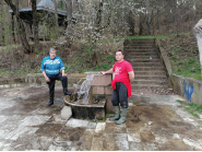 Работи се по възстановяването на чешмата на главния път  на разклона за Дряновски манастир.