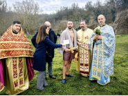 Кристиан Пенчев, извадил Светия кръст днес на Богоявление в Дряново, с благороден жест към храм „Въведение Богородично“!14